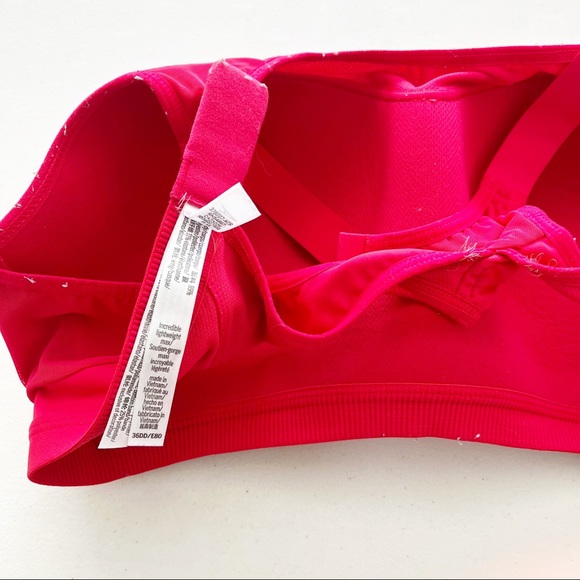 Victoria Sport Red Incredible Lightweight Max Lined Support Sport Bra - Picture 8 of 11